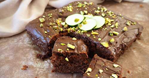 BROWNIE À LA COURGETTE,  CHOCOLAT ET CANNELLE