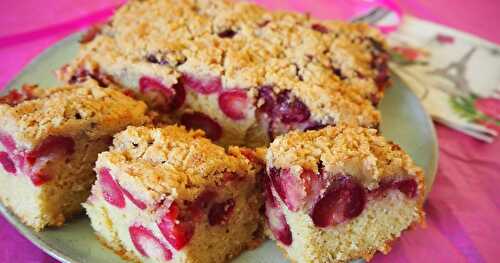 GÂTEAU POLONAIS AUX CERISES ET AU STREUSSEL 