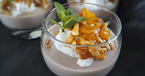 PANNACOTTA AU LAIT D’AMANDE, ANANAS ET PIGNONS DE PIN