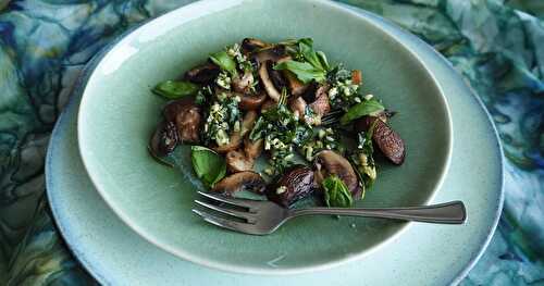 POÊLÉE DE CHAMPIGNONS DE PARIS AU PESTO