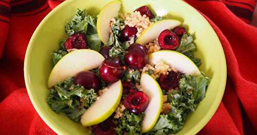 SALADE AUX CERISES, CHOU KALE, QUINOA ET POMME