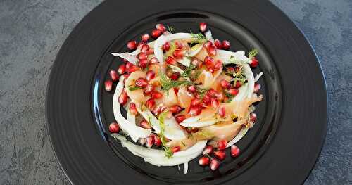 SALADE DE SAUMON FUMÉ AU FENOUIL ET À LA GRENADE