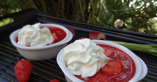 SOUPE GLACÉE DE FRAISES ET DE RHUBARBE