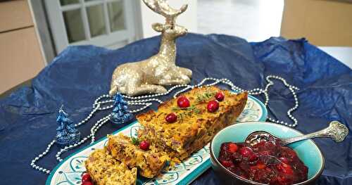 TERRINE DE VOLAILLE POLONAISE AUX CHAMPIGNONS ACCOMPAGNÉE D’UNE CONFITURE DE CRANBERRIES  