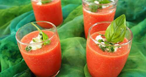 GASPACHO GLACÉ DE TOMATES ET PASTÈQUE, RICOTTA ET BASILIC