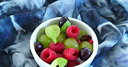 SALADE DE FRAMBOISES, GRENADE ET RAISIN