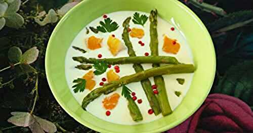 ASPERGES VERTES À LA CRÈME DE CHÈVRE ET HADDOCK