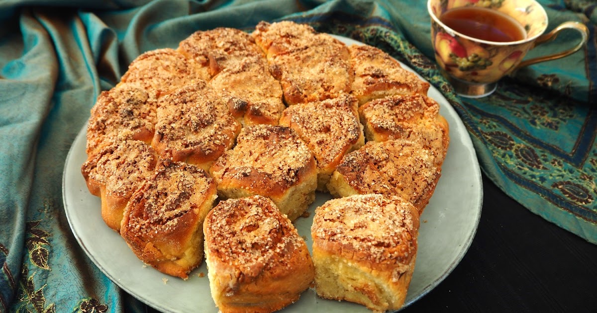 ROULÉS BRIOCHÉS À LA CANNELLE ET AUX NOISETTES 