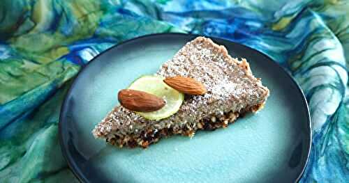 TARTE VÉGANE CRUE À LA NOIX DE COCO ET AU CITRON VERT