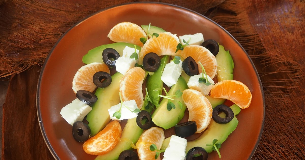 SALADE DE CLÉMENTINES, AVOCAT, RADIS NOIRS, OLIVES ET FETA