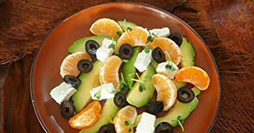 SALADE DE CLÉMENTINES, AVOCAT, RADIS NOIRS, OLIVES ET FETA