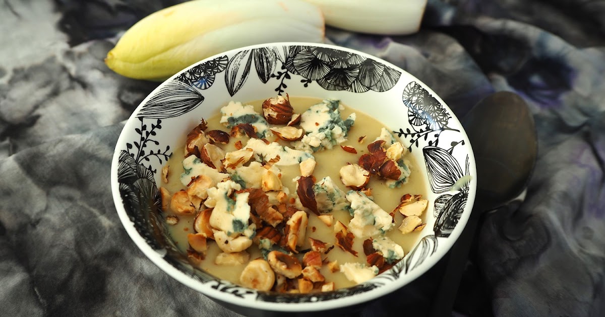 VELOUTÉ D’ENDIVES À LA FOURME D’AMBERT ET NOISETTES