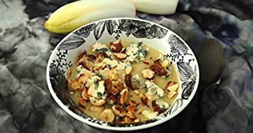 VELOUTÉ D’ENDIVES À LA FOURME D’AMBERT ET NOISETTES