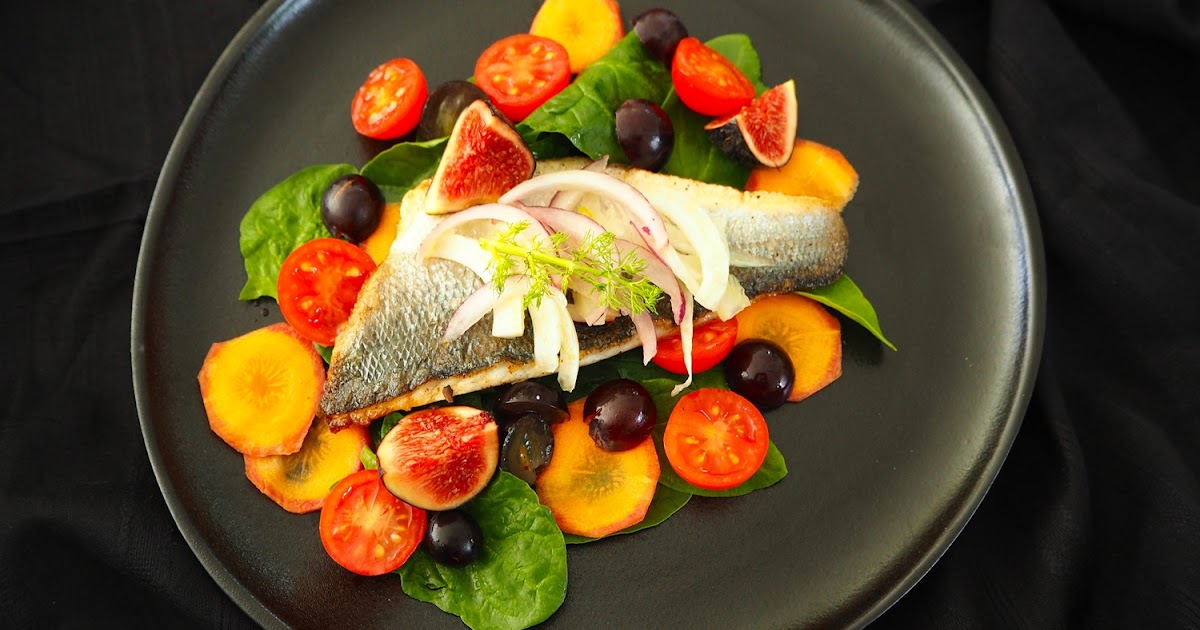 LOUP A LA PLANCHA, AUX FRUITS ET LEGUMES D’ÉTÉ 