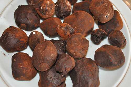 Les truffes au chocolat …. si on ne craint pas de se salir les doigts !