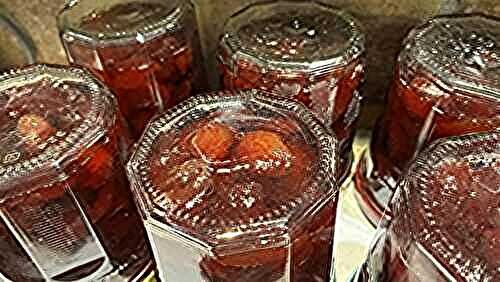Confiture de cerises et groseilles du jardin