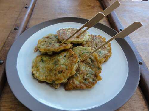 Blinis de courgettes au Roquefort et noix