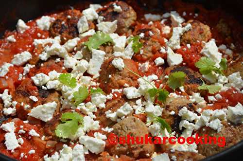 Boulettes d'agneau à la feta et à la coriandre, sauce tomate