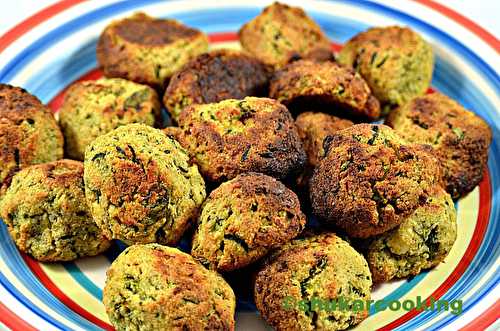 Boulettes de courgettes, feta, amande & basilic