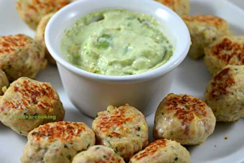 Boulettes de poulet au jambon blanc, sauce avocat yaourt