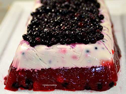 Bûche aux fruits rouges