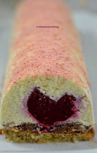 Bûche Ispahan: framboise, rose et litchi