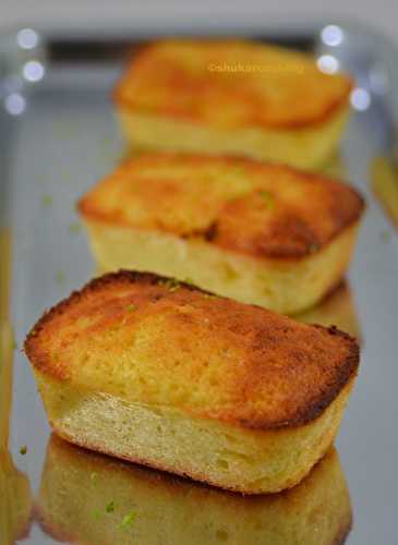 Cake à la banane, au citron vert et à la noix de coco