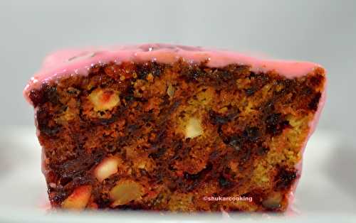 Cake à la betterave et aux fruits secs pour octobre rose
