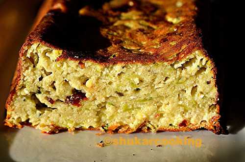 Cake au brocciu, courgettes et tomates séchées