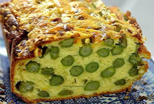 Cake aux asperges vertes et chèvre - Shukar Cooking