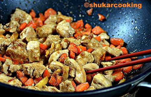 Filets de poulet aux carottes et gingembre au wok