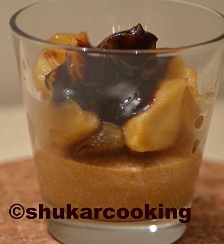 Mousse au caramel et pommes poilées