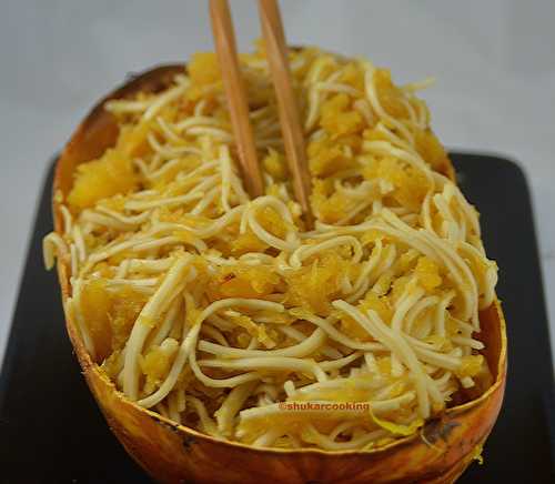 Nouilles udon à la courge spaghetti rôtie  - Shukar Cooking