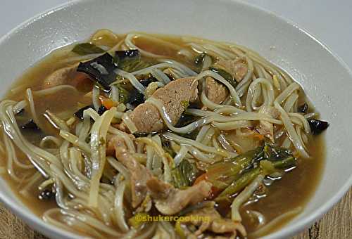 Soupe chinoise au poulet - Shukar Cooking