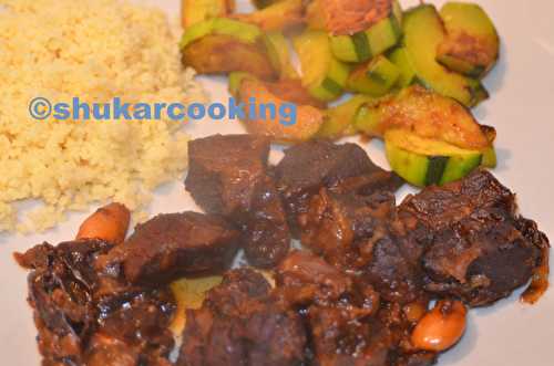 Tajine de joue de bœuf aux pruneaux et amandes