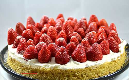 Tarte aux fraises à la crème fouettée au mascarpone