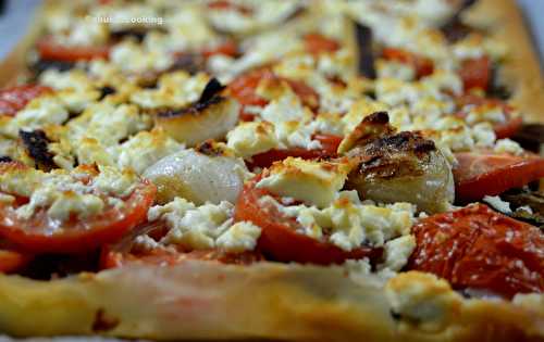 Tarte filo aux aubergines, tomates, oignons caramélisés et feta