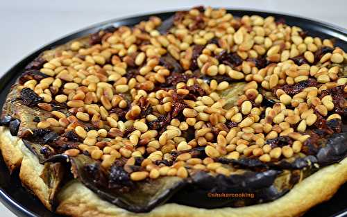 Tatin aux aubergines et aux pignons