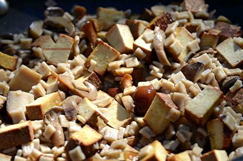 Tofu fumé, sauté aux champignons et crozets