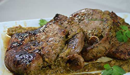 Tranches d’agneau marinées à la coriandre et au miel, de Yotam Ottolenghi