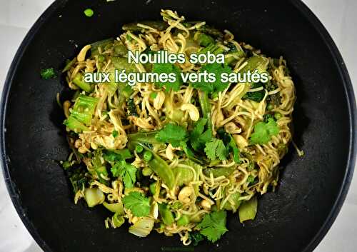 Nouilles soba aux légumes verts sautés