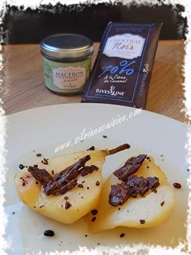 Poires Pochées au Vin Blanc & Chocolat Noir à la Crème Caramel