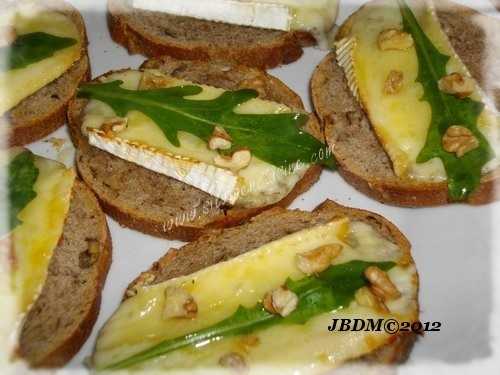 Tartines de Brie, Roquette & Noix