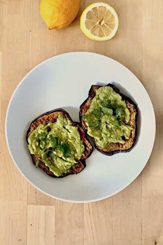 Tartines d'aubergines grillées à l'avocat - Simplement Frais
