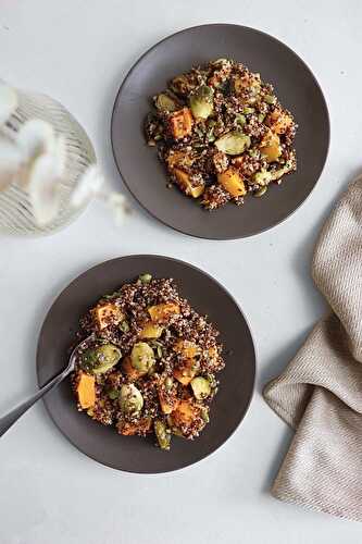 Salade de quinoa à la courge et aux choux de Bruxelles - Simplement Frais