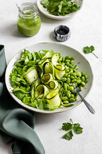 Salade de courgettes, edamames et sauce à la coriandre