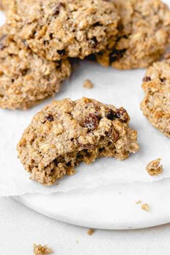 Biscuits à l’avoine, raisins et beurre d’arachide vegan