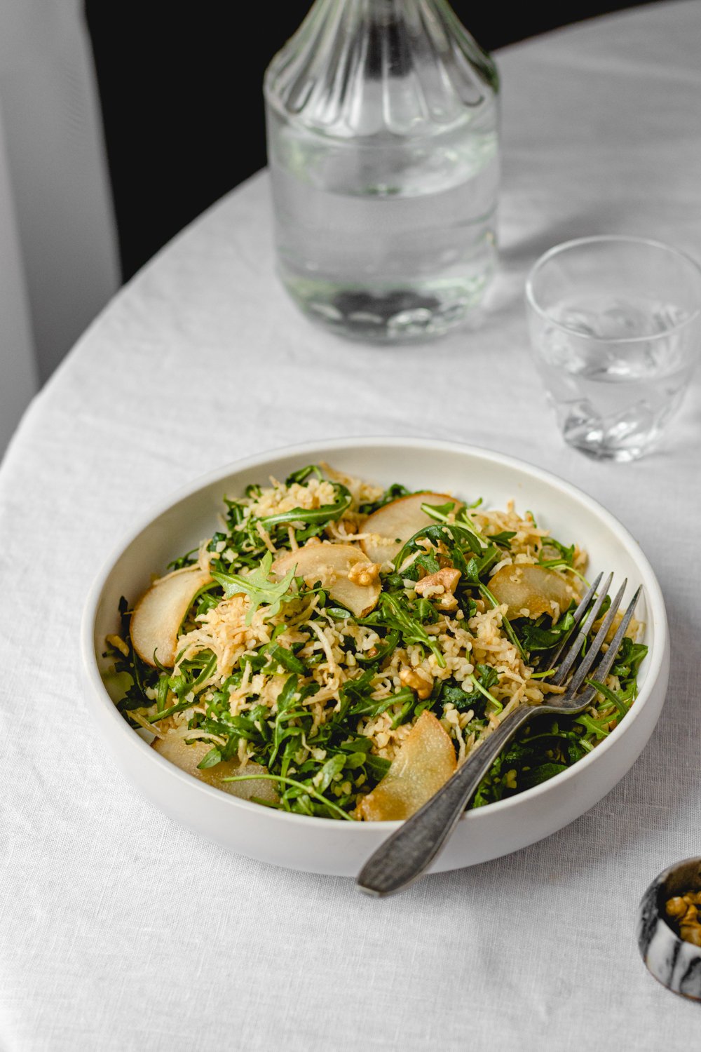 Salade tiède de céleri rave, boulgour et poire caramélisée