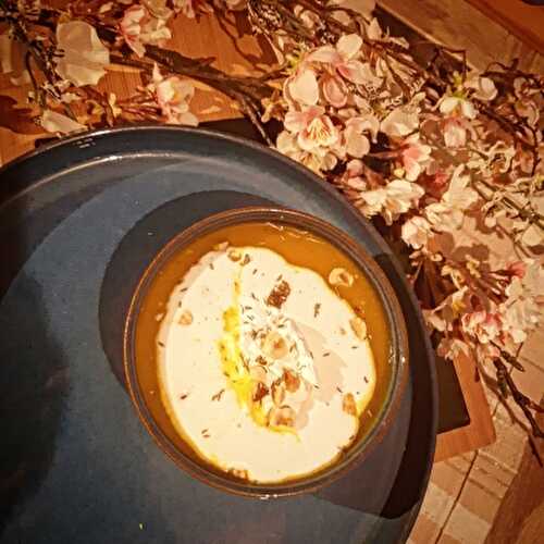 Potage de Courges et Pommes de Terre, Cumin et Curcuma, Chantilly au Thym