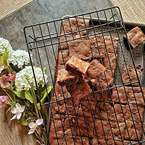 Brownie Noix de Pécan, Pépites de Chocolat Noir et Éclats de Caramel